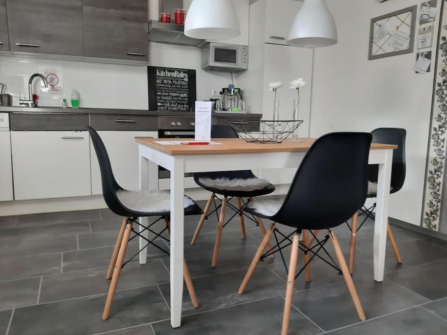 Bello Apartamento Graben-Neudorf Екстериор снимка