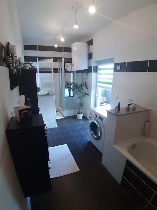 Bello Apartamento Graben-Neudorf Екстериор снимка