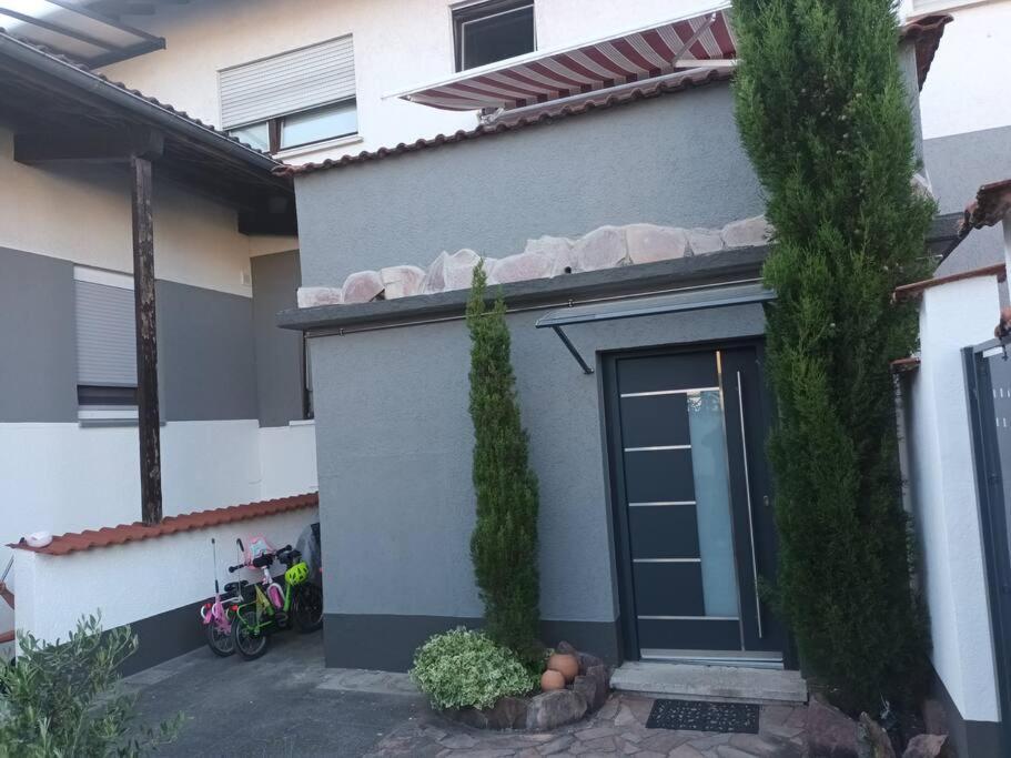Bello Apartamento Graben-Neudorf Екстериор снимка